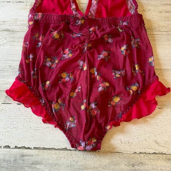🍁 NWT Free People We Are HAH Butterfly Printed Bodysuit
Sexy Red Medium - Picture 4 of 11